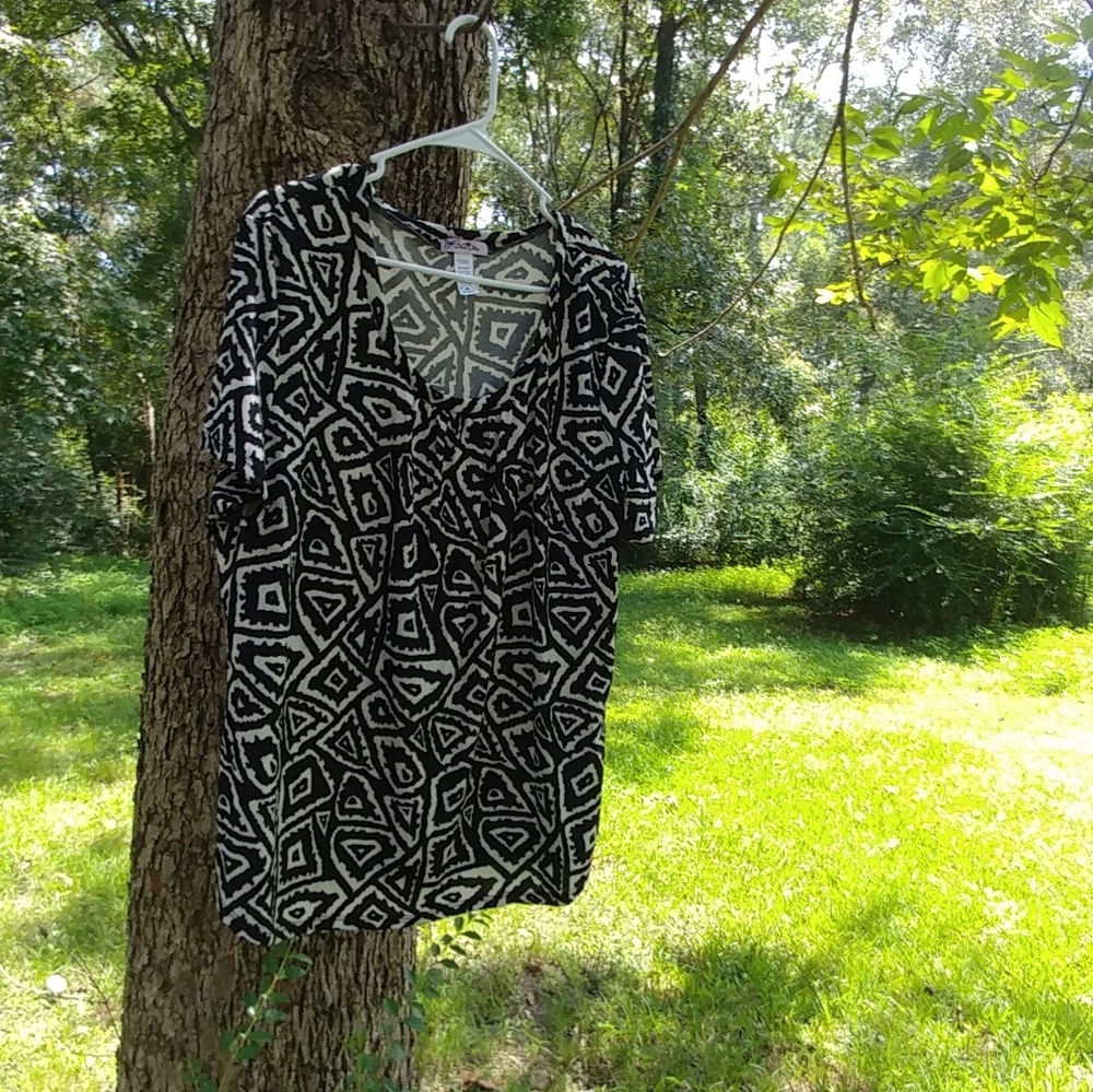 Black\White knit short sleeves top